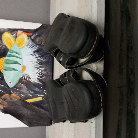 Clarks collection soft cushion, black, Velcro Sandals - Picture 8 of 10